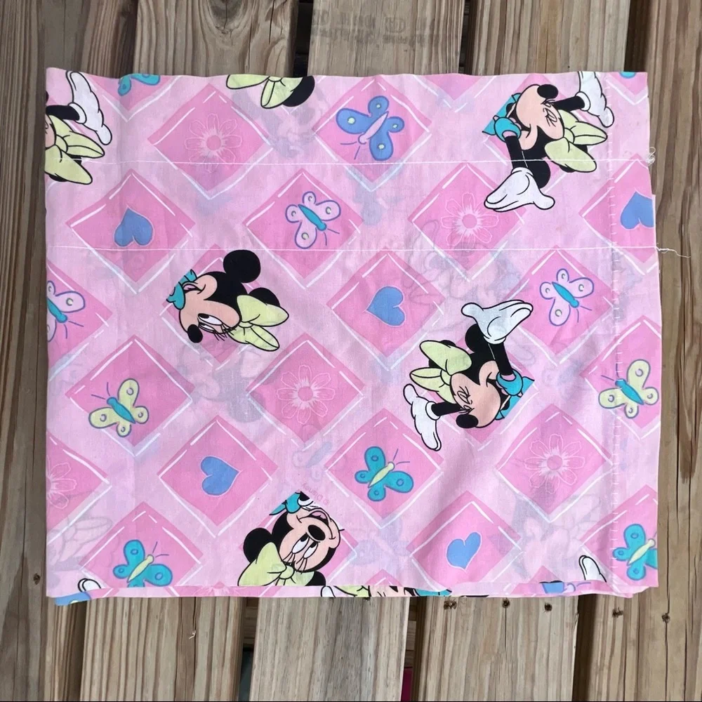 - Minnie Mouse Curtain Valance! EUC!